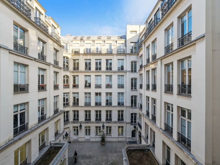 Location bureaux 1755.6 m² à Paris 9ème