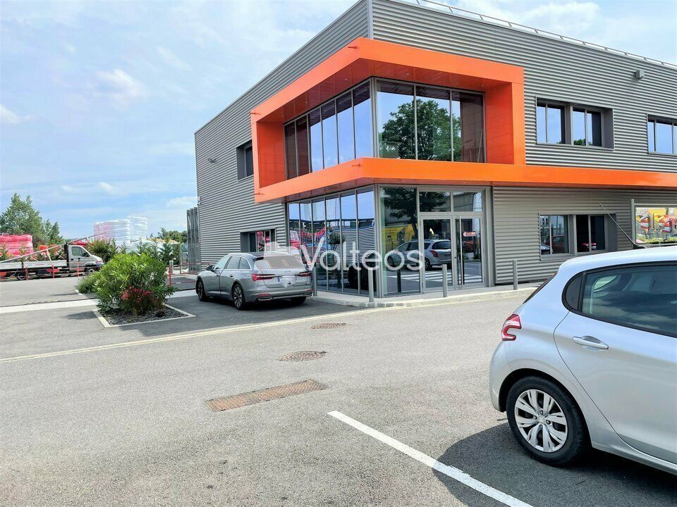 Location local d''activites 600 m² non divisibles