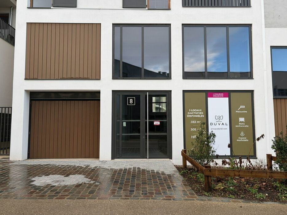 Vente local d''activites 968 m² divisibles à partir de 292 m²