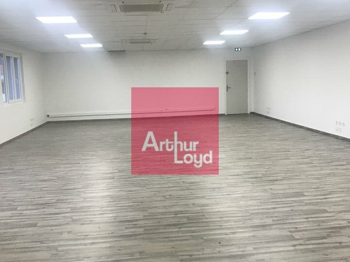 COURNON D'AUVERGNE BUREAUX A LOUER 120M²