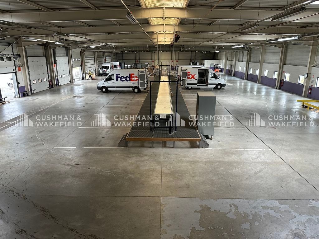 Location entrepôt 2994 m² non divisibles