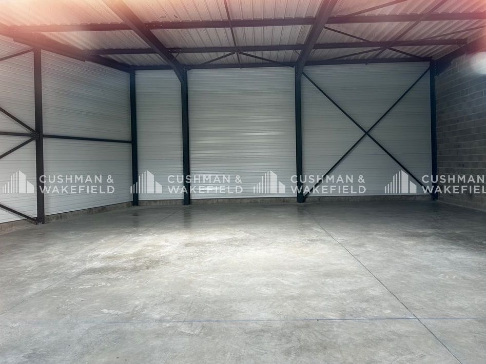 Location activités 153 m² non divisibles