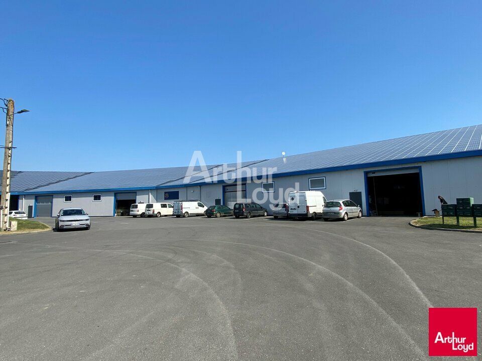 Location local d''activites 2040 m² non divisibles