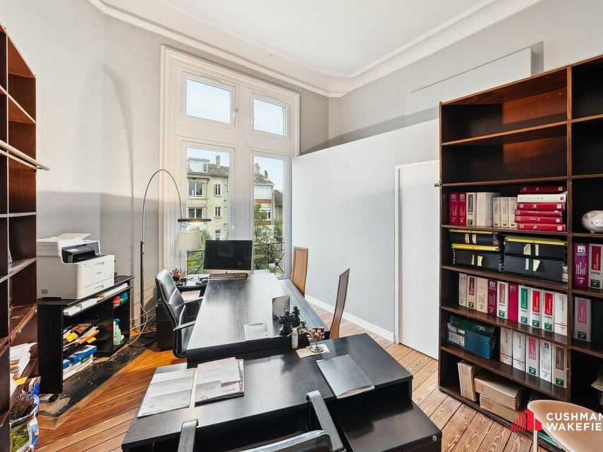 Sur les boulevards, une surface de 100 m² de bureaux à louer 