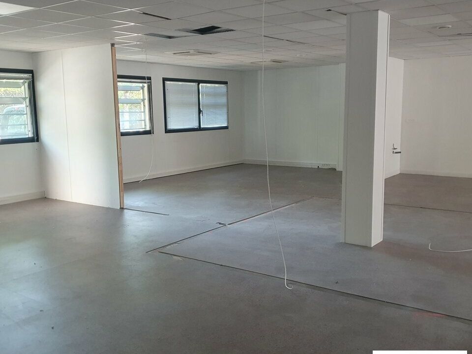 Location bureaux 353.45 m² non divisibles