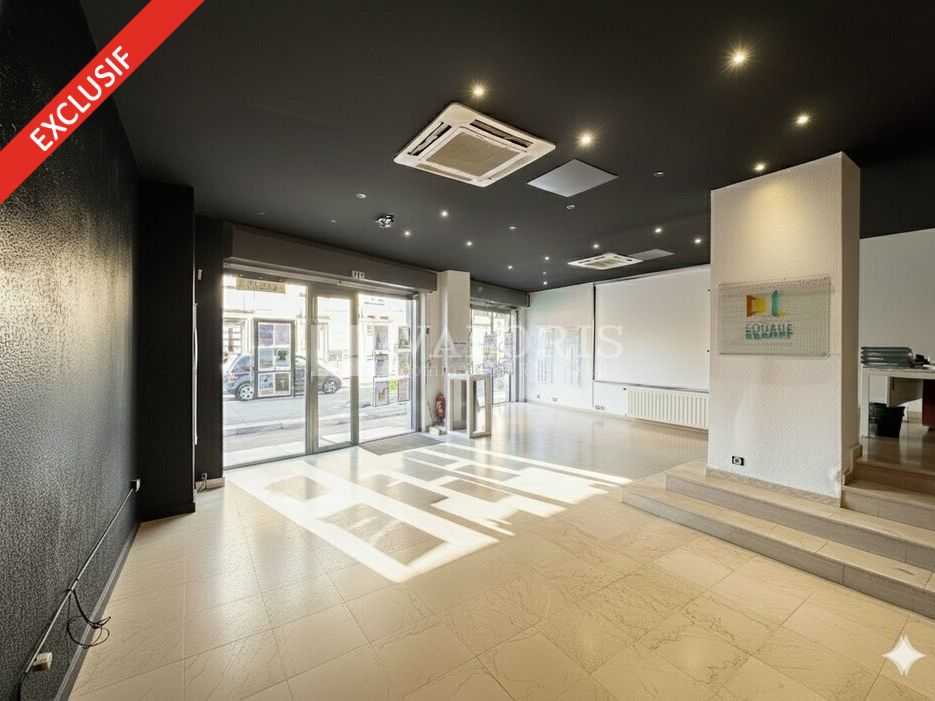 Location local commercial 194.73 m² non divisibles