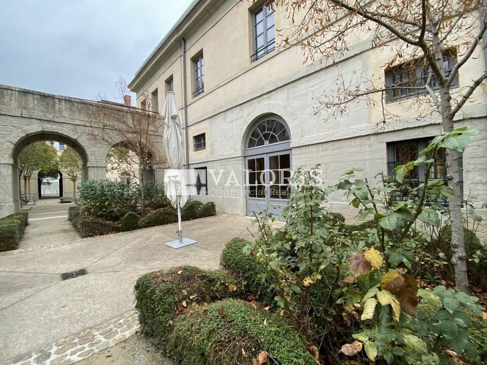 843.81 m² pour ce bureaux en location à Lyon 2