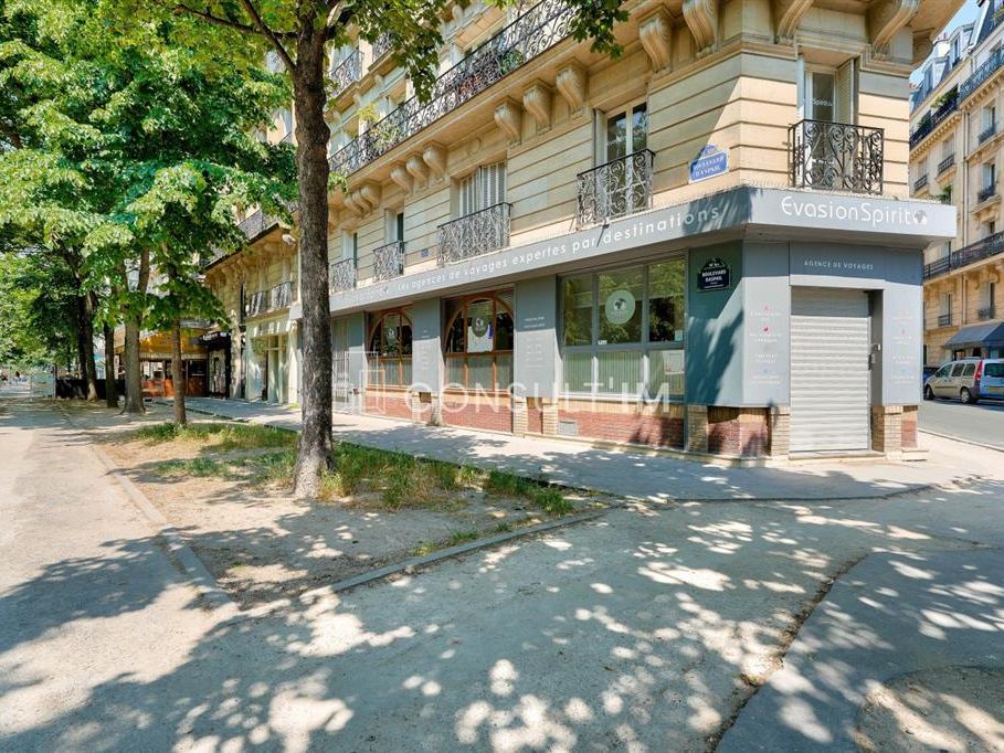 Location local commercial 198 m² non divisibles