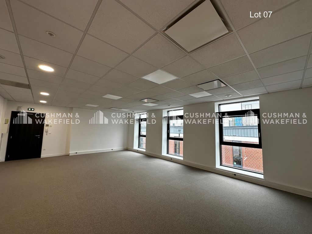 Location bureaux 117 m² divisibles à partir de 43 m²