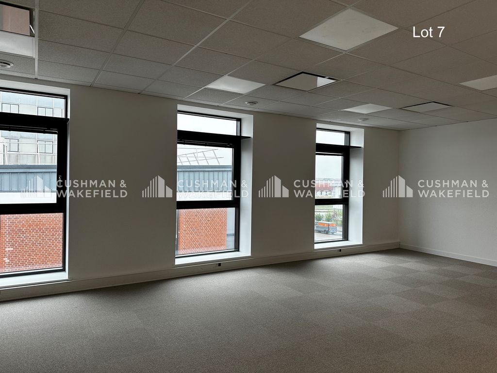 Location bureaux 117 m² divisibles à partir de 43 m²