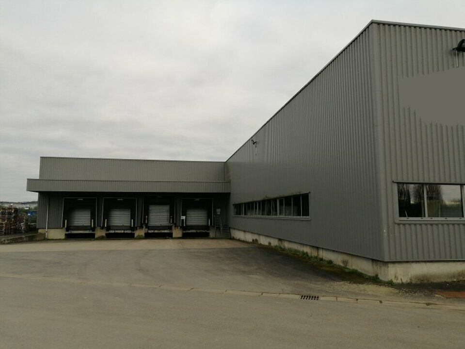 Location local d''activites 3000 m² non divisibles