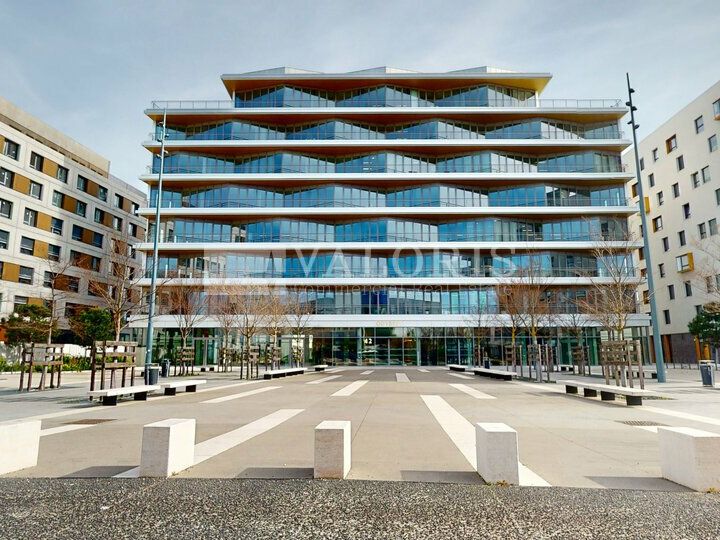 1825 m² pour ce bureaux en location à Venissieux