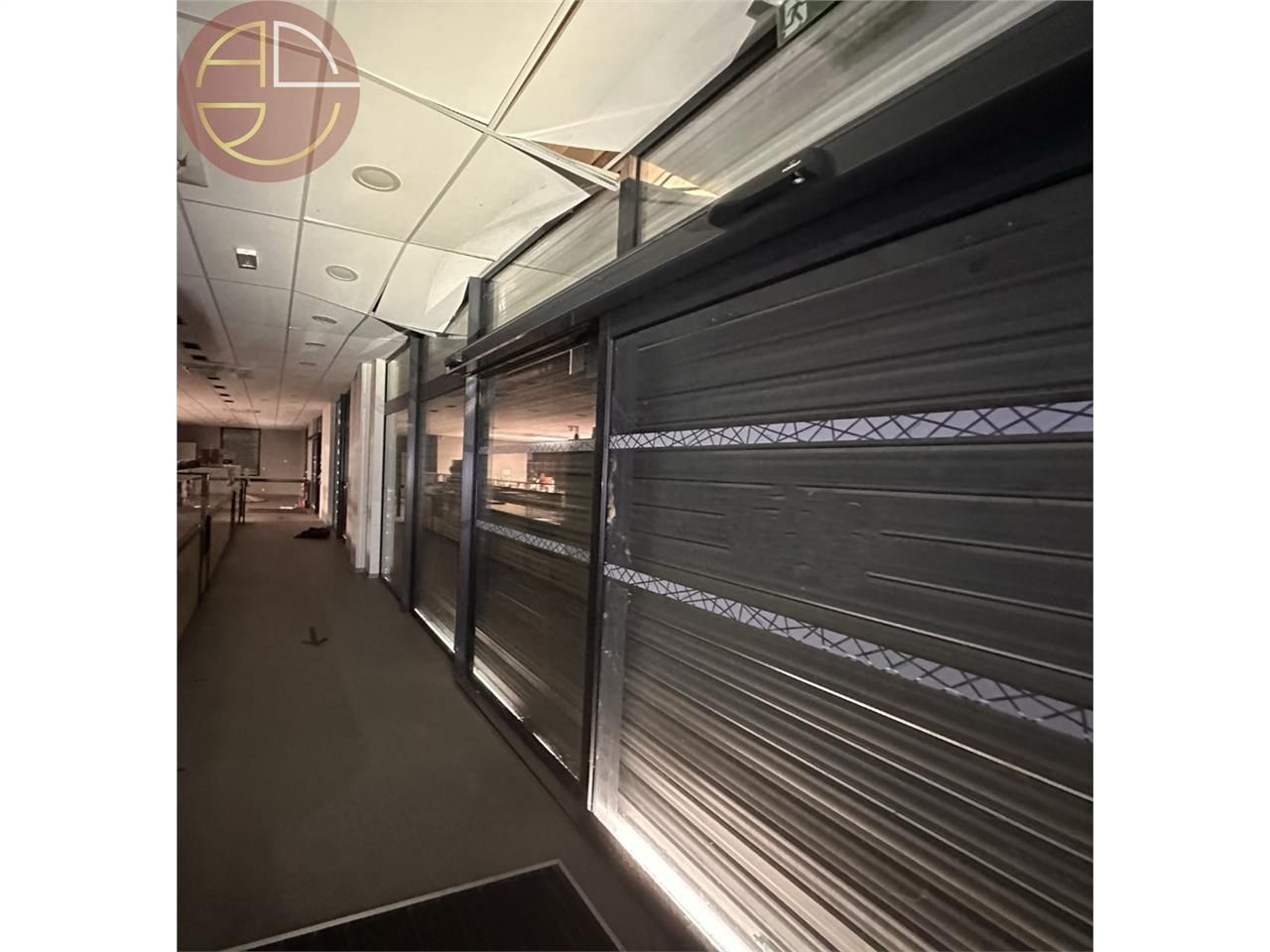 Location local commercial 1050 m² à MONTAUBAN