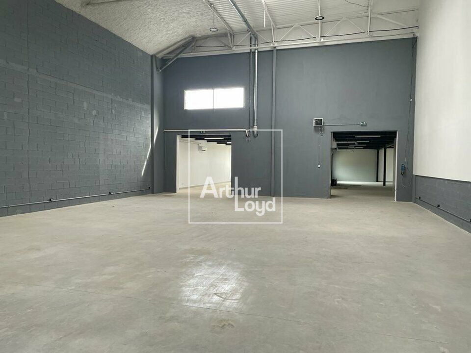 VAUX-LE-PENIL, unité rénovée à louer