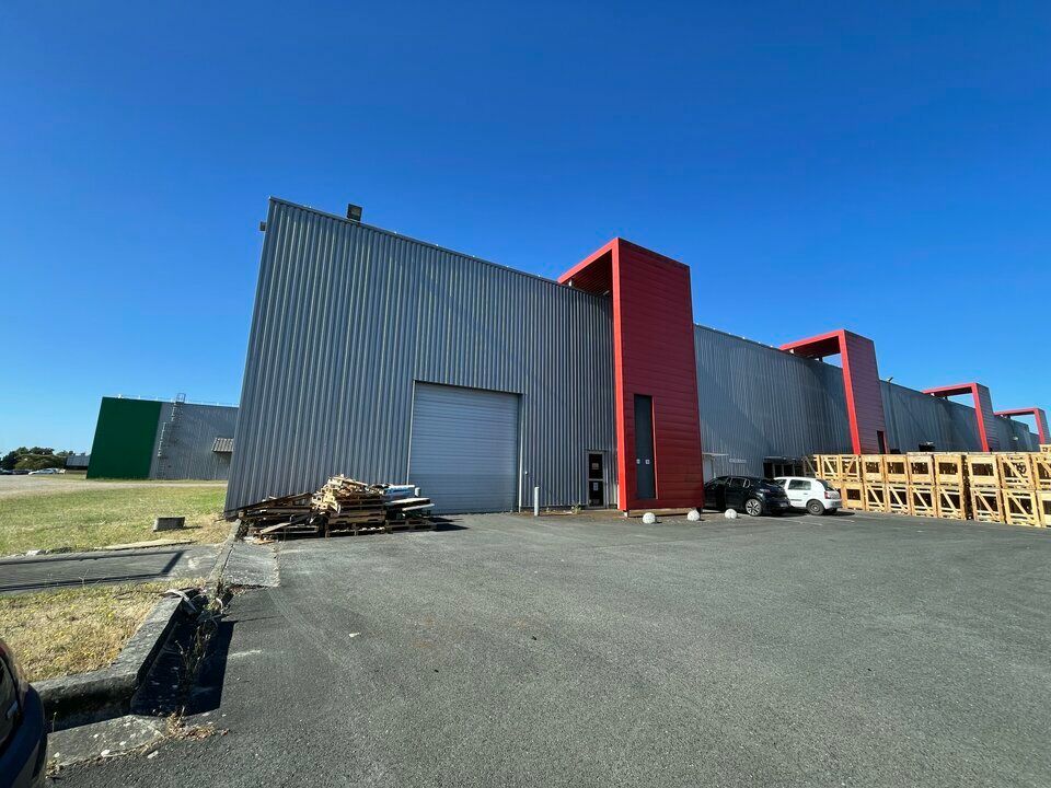 Location local d''activites 635 m² non divisibles