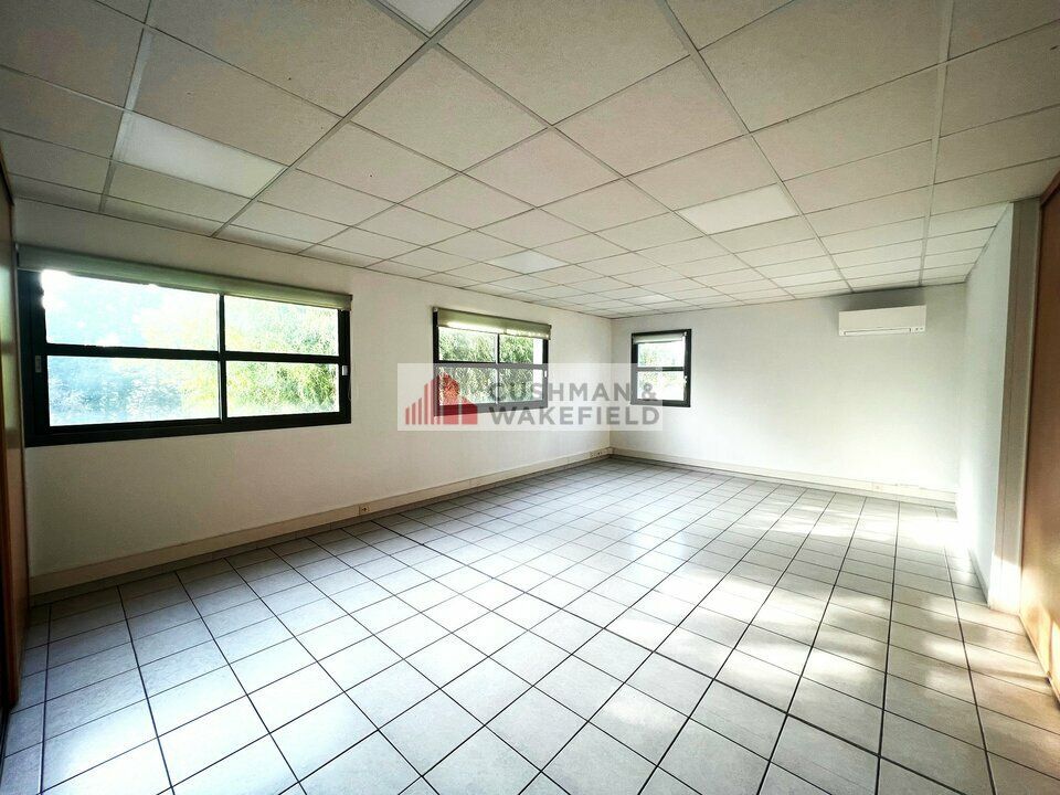 NIMES - BUREAUX A LOUER