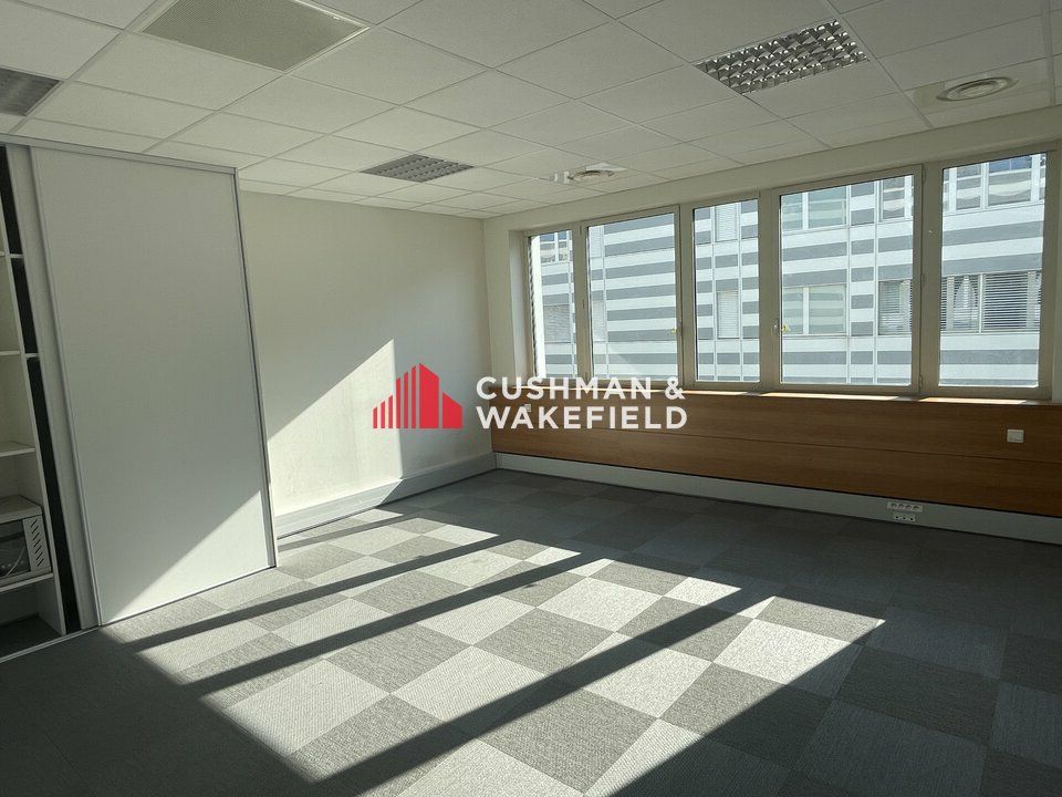 Location bureaux 342 m² divisibles à partir de 93 m²