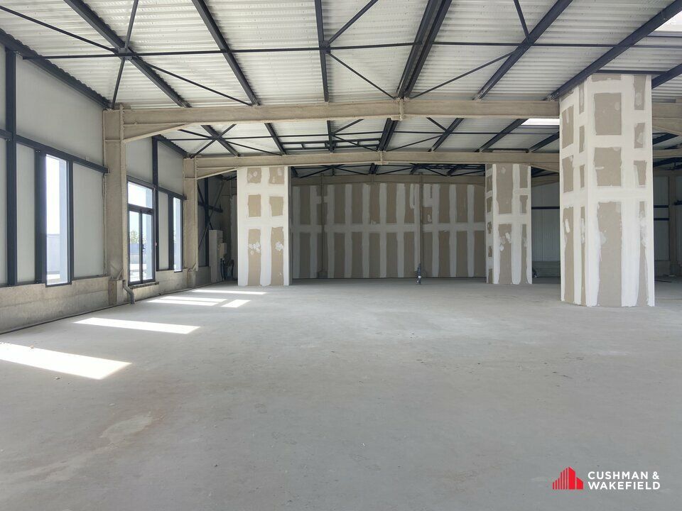 Location local commercial 651 m² non divisibles