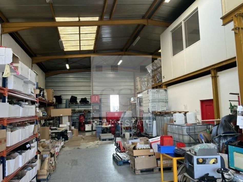 A louer - Local mixte de 715 m² à VENISSIEUX