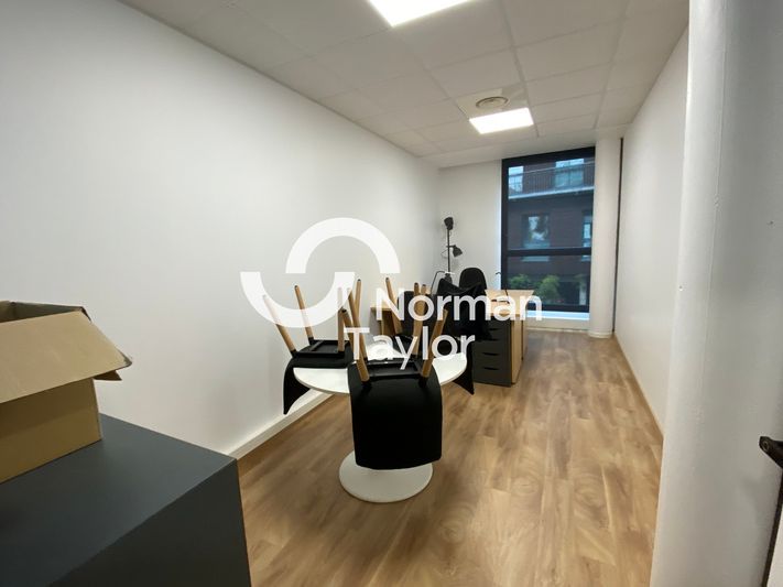 Location bureaux 82.17 m² divisibles à partir de 15 m²