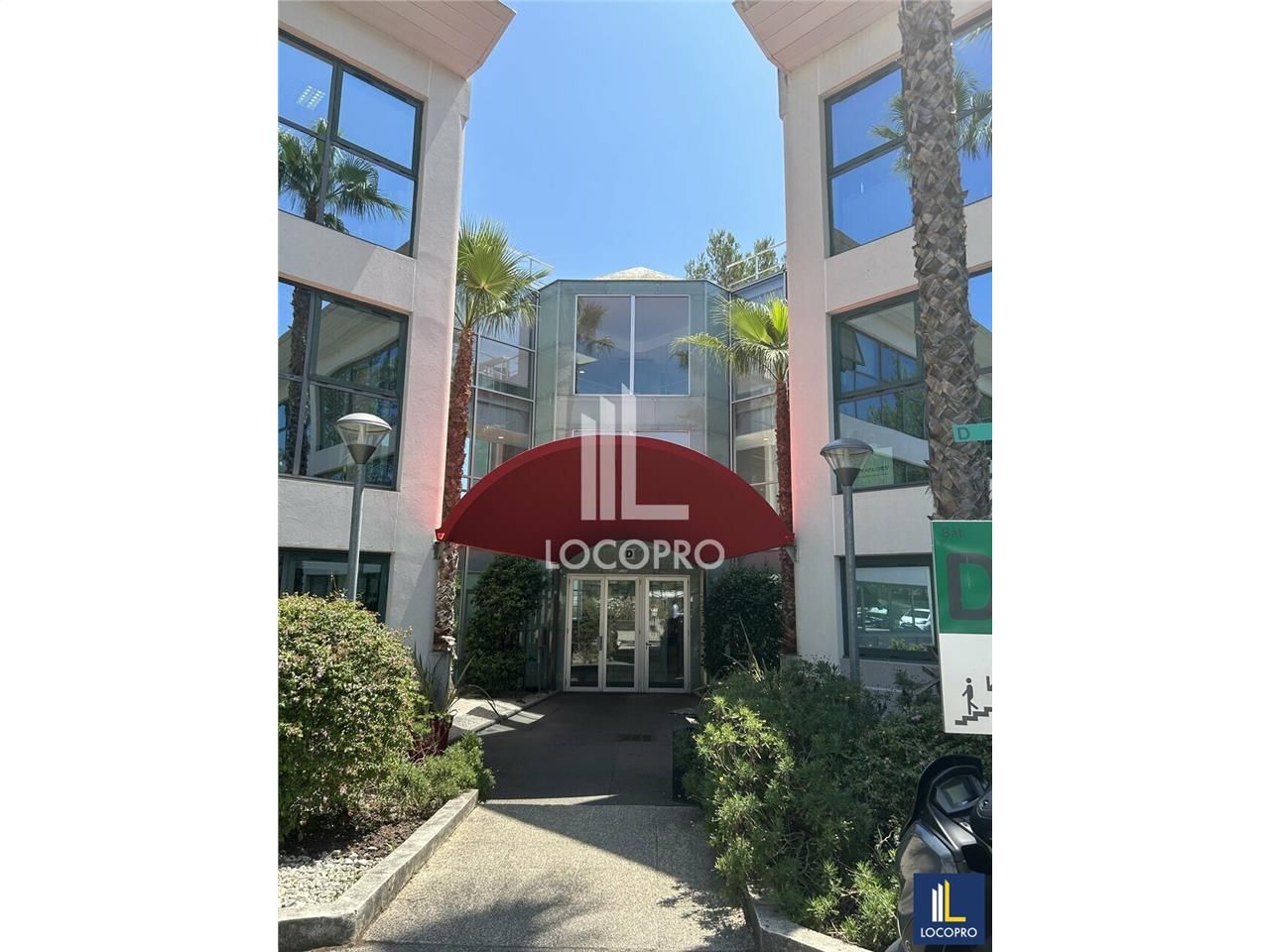 COWORKING - A LOUER - BUREAUX - 2 000 M2 DIVISIBLES - MOUGINS