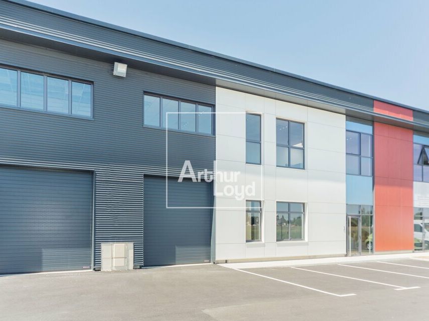 Location local d''activites 458 m² divisibles à partir de 229 m²