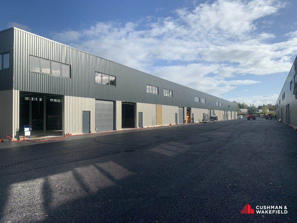 Location local d''activites 496 m² non divisibles