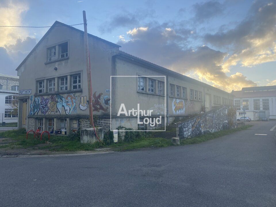 Vente local d''activites 1350 m² non divisibles