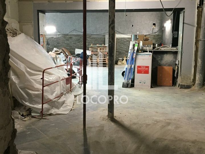 Vente local commercial 250 m² non divisibles