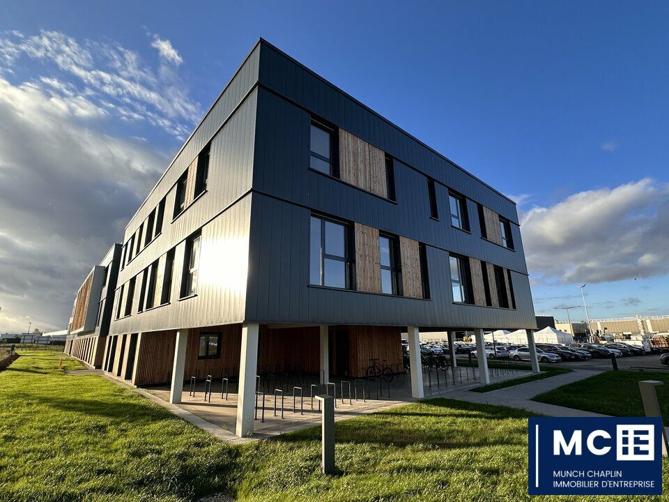 Location bureaux 531 m² divisibles à partir de 76.1 m²