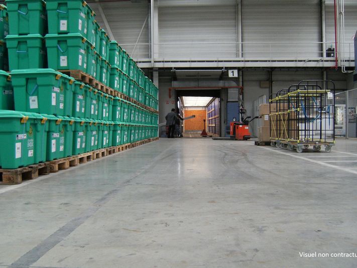 Local d'activité de 14 862 m² divisibles à louer - Nîmes