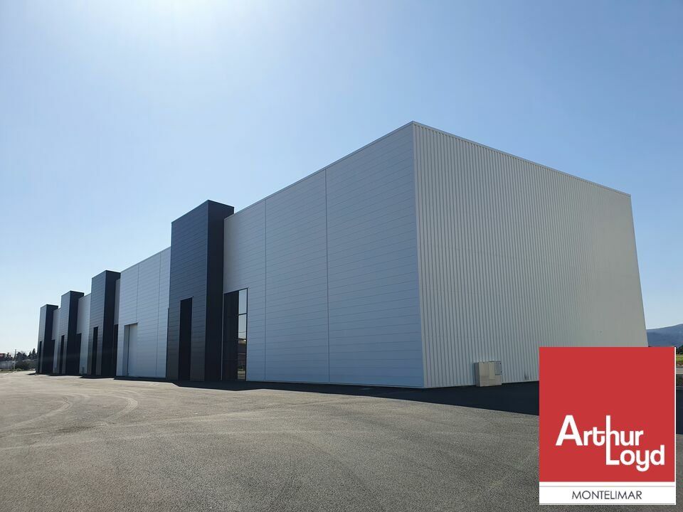 A VENDRE - MONTÉLIMAR NORD - EN BORDURE DE LA PISTE DE L'AÉRODROME - LOCAL D'ACTIVITÉ DE 381 M2