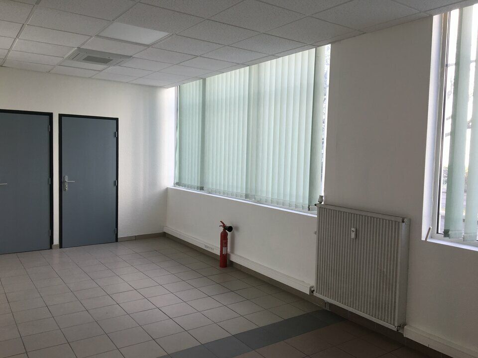 VALENCE Polygone, à louer local pour commerce ou bureaux - Rénové - Climatisation - Belle vitrine