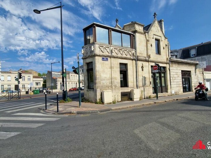 Location local commercial 121 m² non divisibles