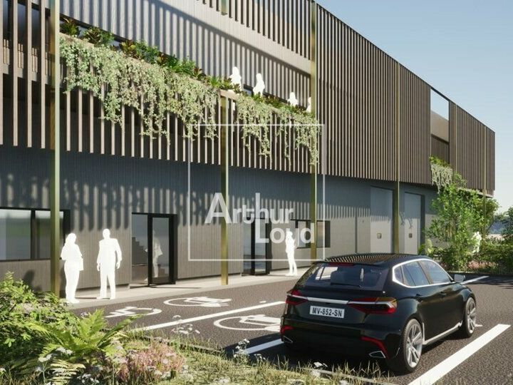 Vente local d''activites 3615 m² divisibles à partir de 700 m²