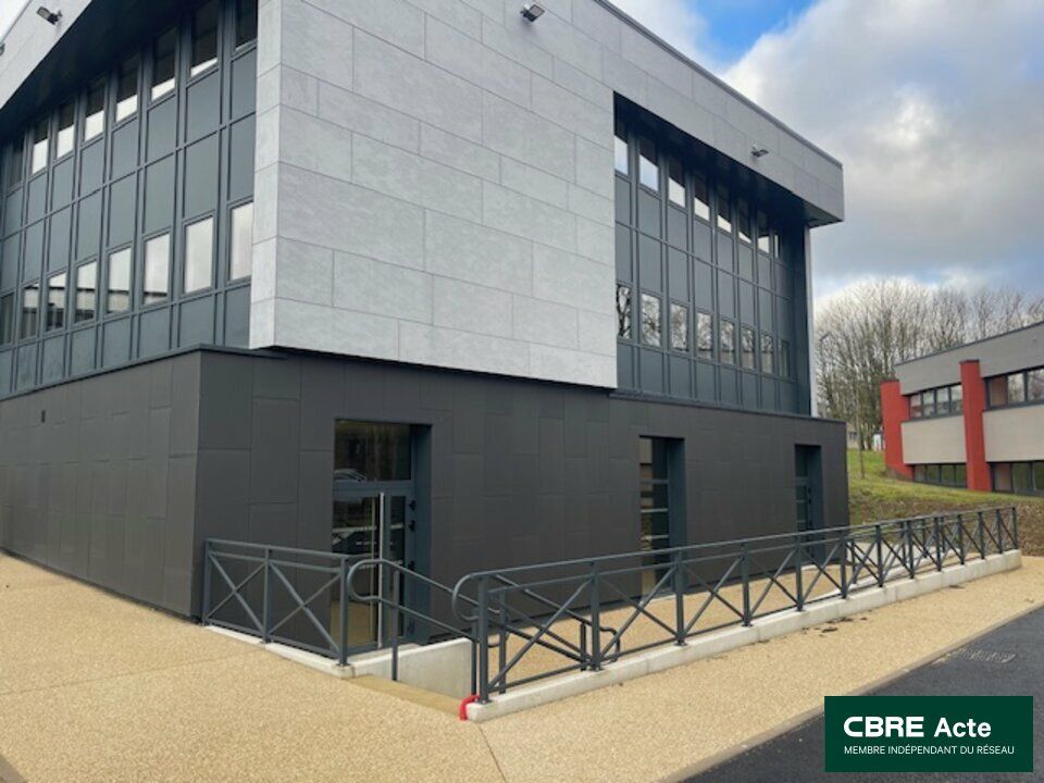 Location local d''activites 761 m² non divisibles