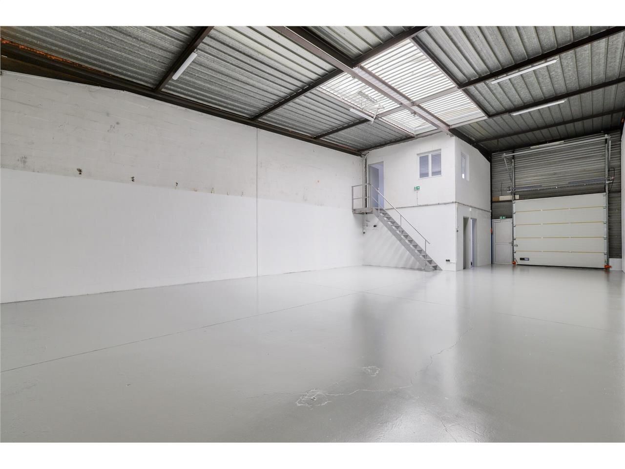 Location local d''activités 170 m² à Saint-Ouen-l''Aumône