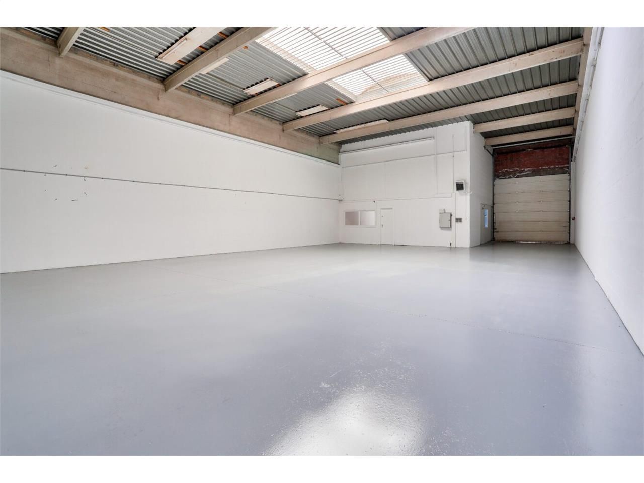 Location local d''activités 336 m² à Saint-Ouen-l''Aumône