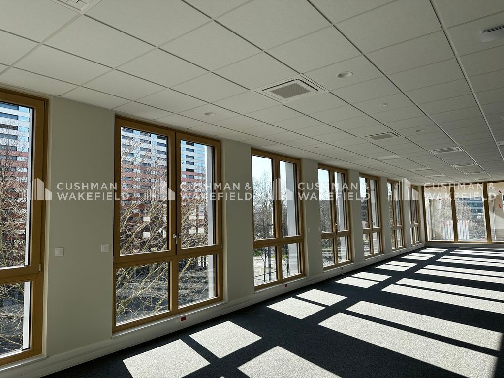 Location bureaux 1396 m² divisibles à partir de 218 m²