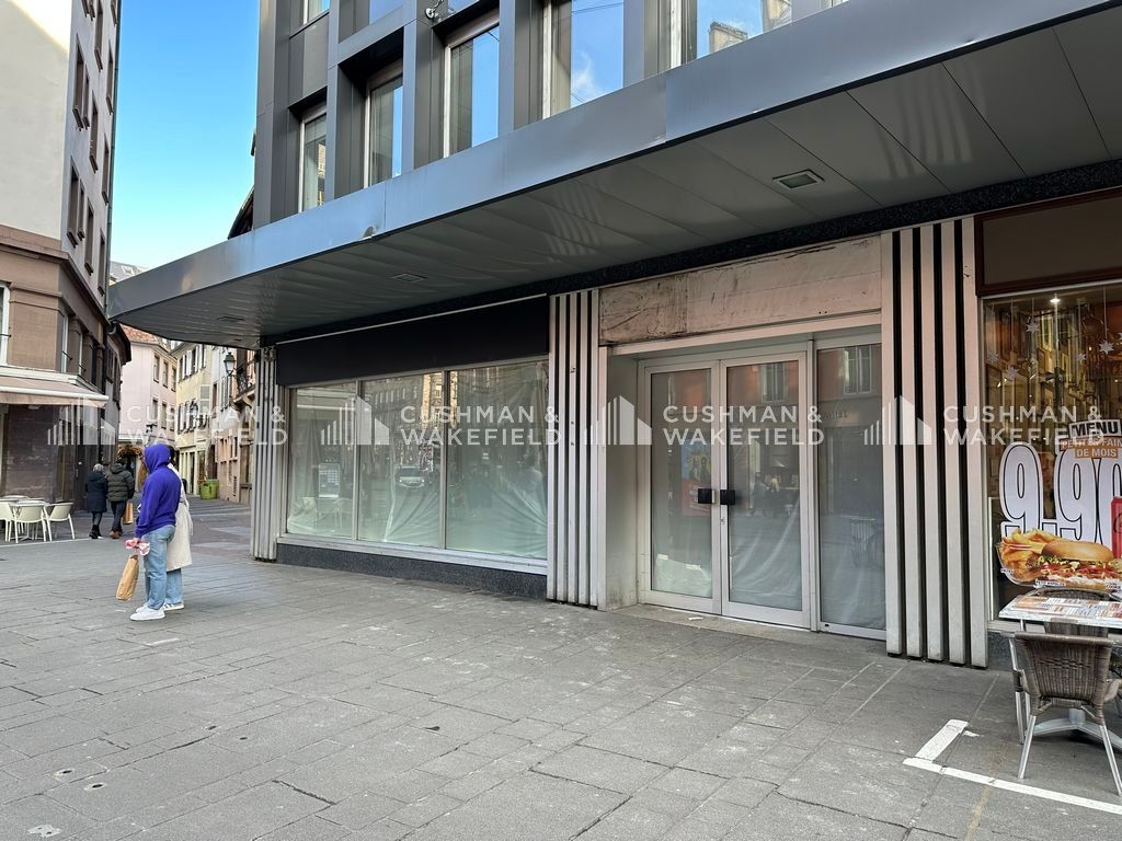 Location locaux commerciaux 301 m² non divisibles