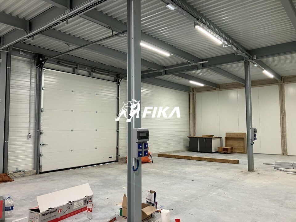 Location local d''activites 272 m² non divisibles