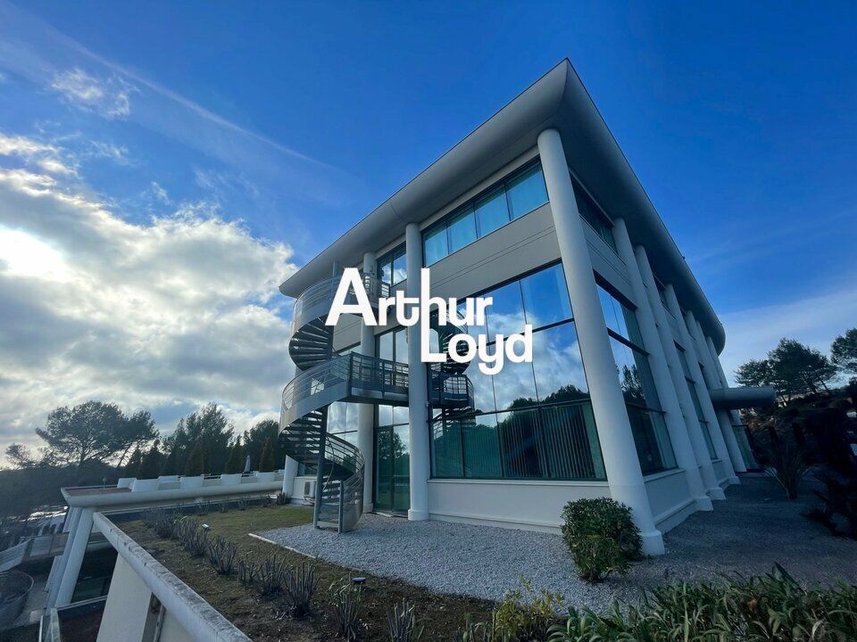 Bureaux rénovés à louer divisibles dès 185 m² - Sophia Antipolis 