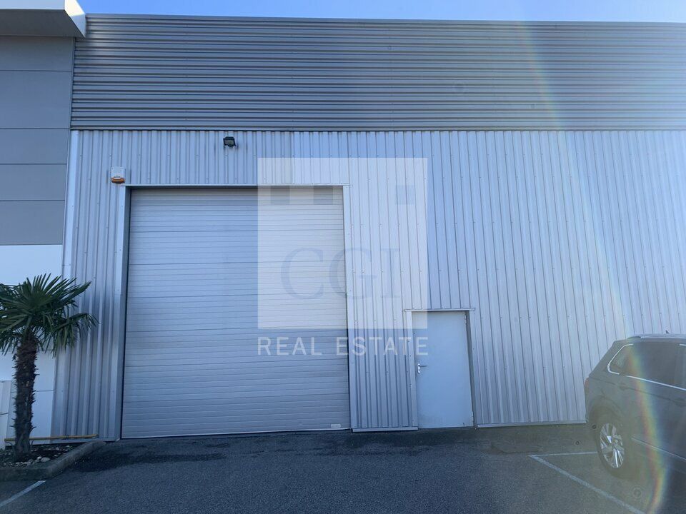 Location local d''activites 314 m² non divisibles