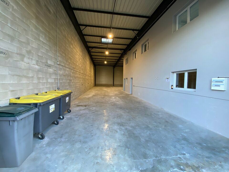 Location local d''activites 440 m² non divisibles