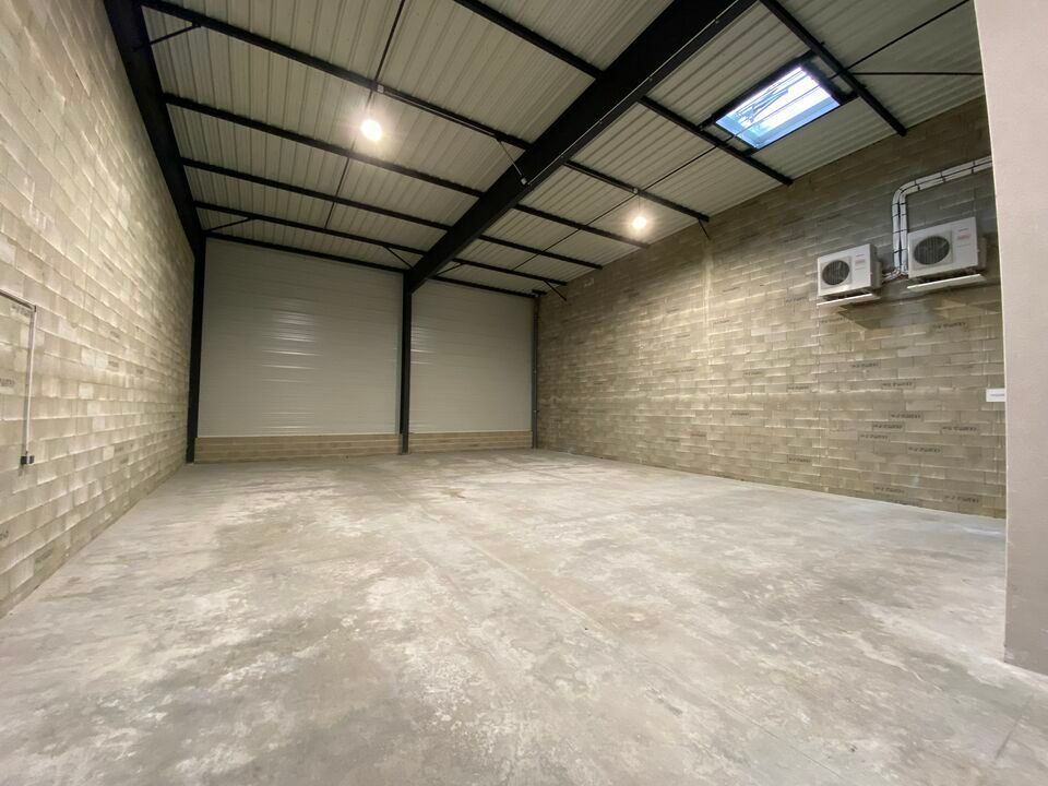 ZAC CROIX BLANDIN - Cellule d'activité de 380 m² env. dont 160 m² env. de bureaux aménagés 