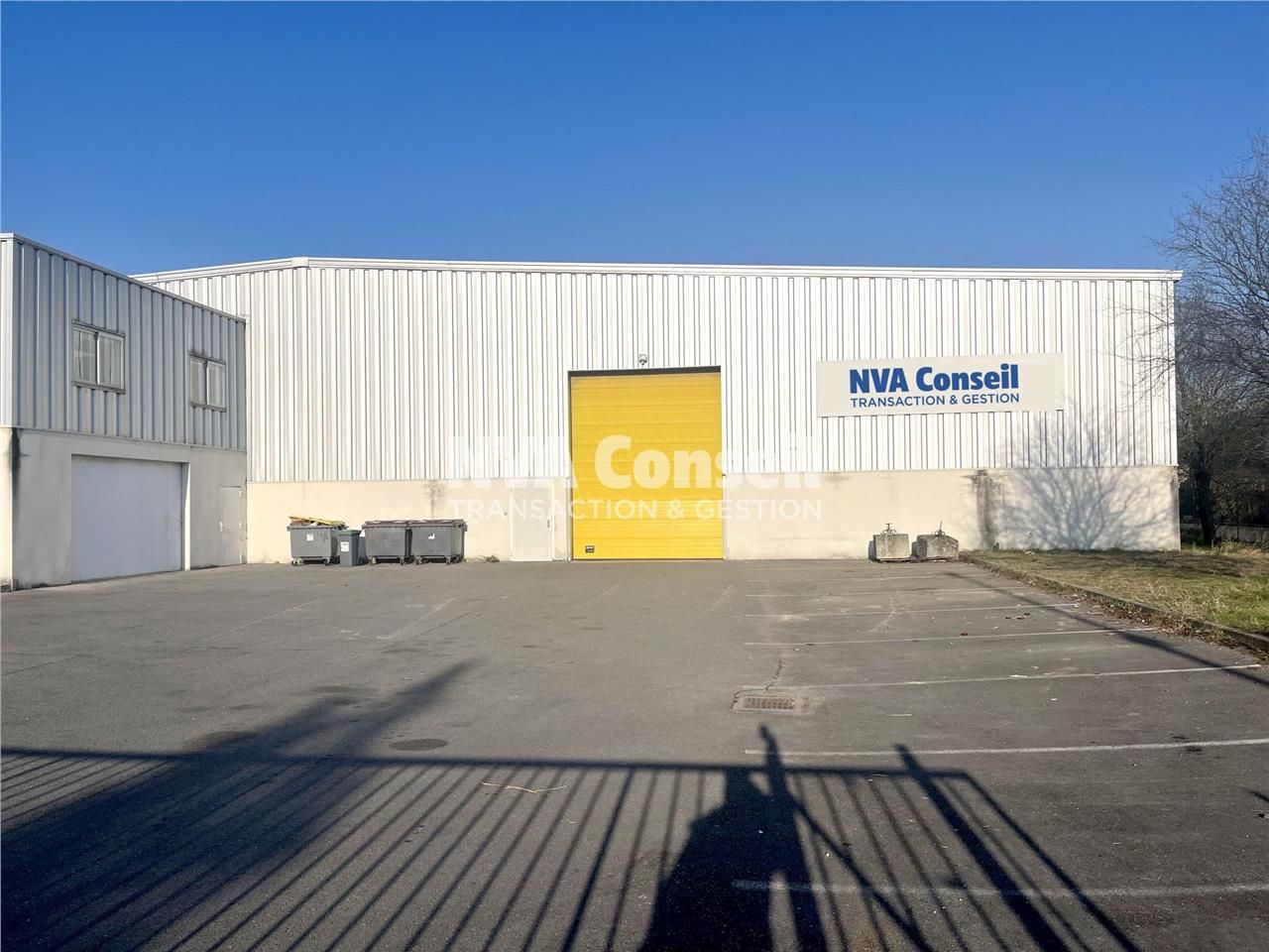 Location local d''activités 1856 m² à Beauchamp