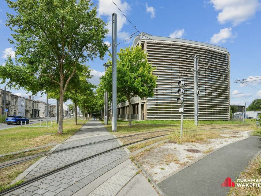 En plein coeur des Bassins à Flot, bureaux divisibles proposés à la location