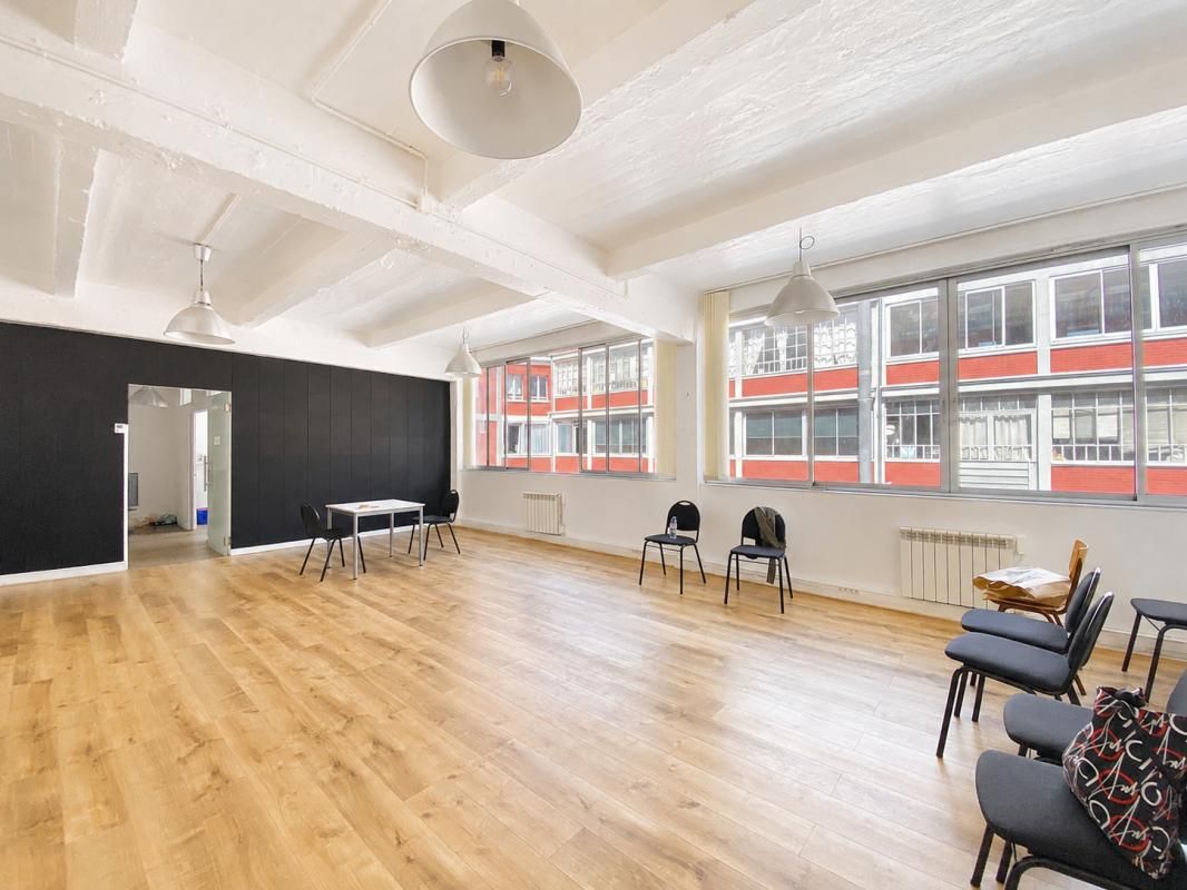 Location bureaux 98 m² divisibles à partir de 98 m²