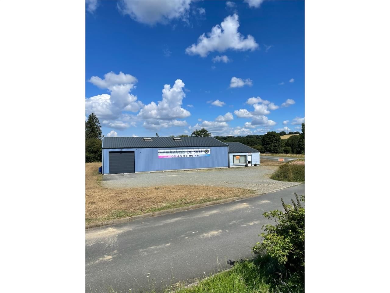 Location local 450 m² à Le Mans