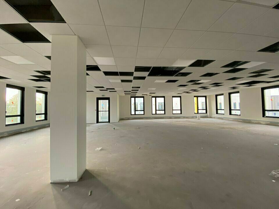 Dans un programme neuf, VALORIS REAL ESTATE vous propose des bureaux à l'acquisition sur la commune de RILLIEUX LA PAPE.